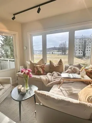 Appartement Elegant With Balcony & Sea View In One Of Oslos Exclusive Areas Oslo